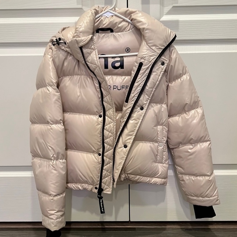 NWOT Aritzia Super Puff in Light Pink Cream